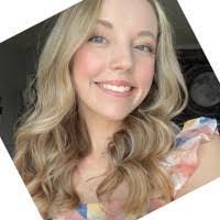 Alexis Akins's Instagram, Twitter & Facebook