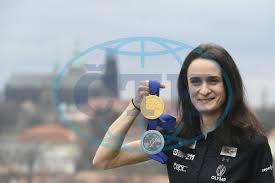 Martina sáblíková bude usilovat o třicátou medaili z mistrovství světa, již tradičně se představí na třech a pěti kilometrech. Stale Se Nam Dari Spravne Casovat Formu Pochvaluje Si Sablikova Ceskenoviny Cz