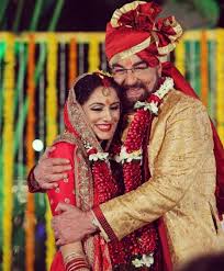 Later, pooja took to twitter and posted a mean tweet, which in a way explained her absence from the wedding. Kabir Bedi Love Life Protima Gupta Parveen Babi Susan Humphreys Nikki Bedi Parveen Dusanj
