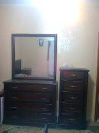 للبيع غرفة وشاشة وسفرة وخزانتين شباب أثاث منزلي في أربد الأردن وسيطك