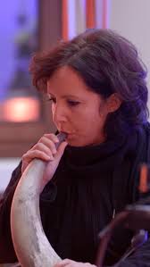 Alcuni frammenti dalla presentazione del libro "Carnia" che Maria Lucia  Rametta restituisce alla comunità. La stessa comunità che la scorsa estate  l'ha accolta consegnandole preziosi ricordi personali e valori del vivere  qui