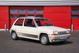 D'après la photo ça y ressemble, le vendeur me dit que c'est bien celui ci qui convient mais le magasinier de chez renault me dit que ce n'est le même. Renault 5 Gt Turbo 1985 1990 La Reference Des Petites Bombes Suralimentees Des 13 000