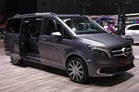 Le minibus mercedes 9 places est le véhicule idéal pour votre activité de transport, dans le plus grand luxe. File Mercedes Benz V 300 D 4matic Genf 2019 1y7a5736 Jpg Wikimedia Commons