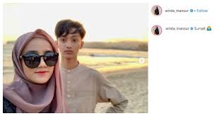 Maybe you would like to learn more about one of these? 5 Potret Kedekatan Wirda Mansur Dan Gus Azmi Pacaran Nih Matamata Com