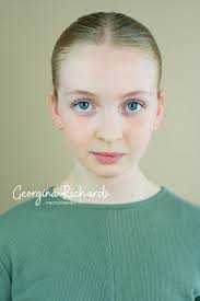 LEXIE FRANKLIN 🤍✨🔥 I am LOVING sharing all these powerful, strong girls!  This beauty visited the studio last week, getting ready for her next dance  chapter! Thank you @lexie.gabriella.dancer for letting me