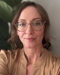 Connie Warwick's Instagram, Twitter & Facebook