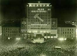 Mellomkrigstiden er i den vestlige verden forstått som perioden mellom slutten av første verdenskrig i 1918 og begynnelsen av andre. Kriseforliket Av 1935 Innhold Bakgrunn Og Konsekvenser Historieblogg No