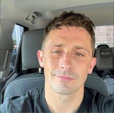 Steven Loucks's Instagram, Twitter & Facebook