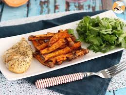 Frites De Patates Douces Au Four Et Son Poulet Recette Ptitchef Recette Patate Douce Au Four Frite Patate Douce Four Frites De Patates Douces