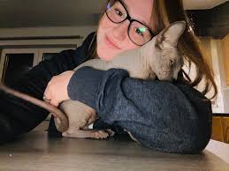 Jana and her cats Pluche, Jack & Daniel