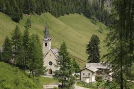 Das zentrum von innervillgraten sammelt sich um die pfarrkirche. Wallfahrtskirche Maria Schnee Kalkstein In Innervillgraten