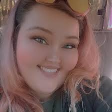 What stores or gas stations are open in Fairhope or Daphne that sell whole  milk?