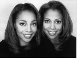 Best Friends Terry Ellis Holly Robinson Peete They Look Like Twins Celebrity Siblings Celebrities Robinson