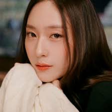 Bringing this savage Jungsis back and the way Krystal called Jessica  "Unnie" at the end 🤣🤣🤣