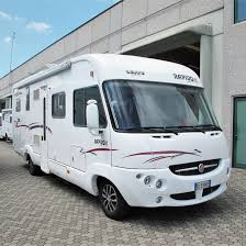 Pubblica subito il tuo annuncio gratis! Rapido 9096 Motorhome Letto Matrimoniale Camper Matrimoniale Veicoli