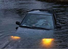 survive an underwater car accident