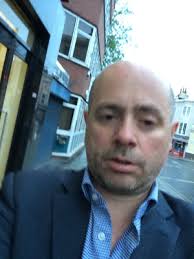 The Grasshopper and the Cow. A modern guide to dating. — Tim Robson