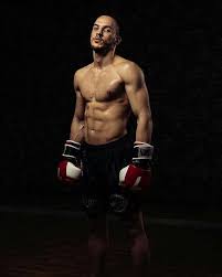 Η τραιάνα ανανία αποφάσισε να δημοσιοποιήσει κάποια μηνύματα που έλαβε στον instagram από τον διεθνή ποδοσφαιριστή κυριάκο παπαδόπουλο. H Traiana Anania Einai Erwteymenh Aytos Einai O 20xronos Syntrofos Ths Pics Tlife