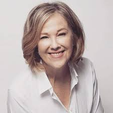 Catherine O'Hara dominates every scene she's in.... She's ridiculously  talented..... Icon!