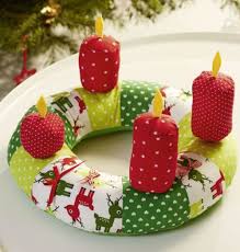 Genahter Adventskranz Fur Kinder Nahanleitung Und Schnittmuster Via Makerist De Basteln Im Advent Adventskranz Basteln Und Deko Weihnachten Nahen