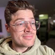 Ben Avery's Instagram, Twitter & Facebook