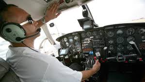 Pourquoi les pilotes d'avion utilisent-ils le terme «roger» ?