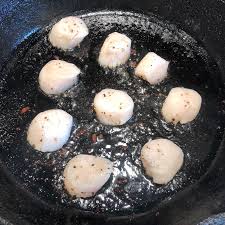 Add the scallops in a single layer. Seared Scallops With Corn And Pancetta