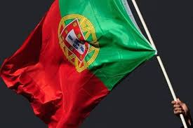 Símbolo de rendição e negociações de paz. Portugal Sai Da Recessao Tecnica Exame