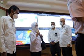 Aplikasi mobile ini resmi dirilis oleh badan meteorologi, klimatologi dan geofisika (bmkg). Bmkg Badan Meteorologi Klimatologi Dan Geofisika