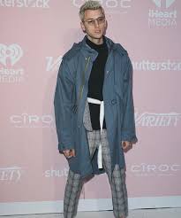 What was machine gun kelly famous for? Spotted Machine Gun Kelly In Oamc Ss18 Pause Online Men S Fashion Street Style Fashion News Streetwear