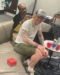 RapVerse - Snoop Dogg makes Ed Sheeran a member of Death Row Records ‼️👀 |  Facebook