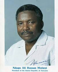 RAIS MWINYI NA MAENDELEO YA WANAWAKE Machi 23, 1987, Rais wa Jamhuri ya  Muungano wa Tanzania, Ali Hassan Mwinyi, alifanya mabadiliko madogo kwenye  Baraza lake la Mawaziri na kuwapa nafasi wanawake watano.