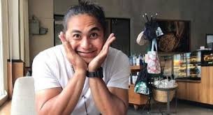Sang adik aprilia manganang yang kini bernama aprilio perkasa manganang. Profil Aprilia Manganang Eks Atlet Voli Putri Yang Jadi Tni Laki Laki