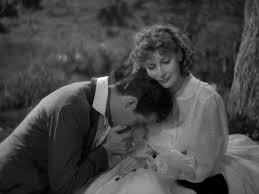 Sans cesse endettée, elle cherche à vivre simplement avec lui. Chroniques Du Cinephile Stakhanoviste Le Roman De Marguerite Gautier Camille George Cukor 1936