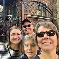 A Ghost of Glaze (Priscilla Pratt Mystery #6) by Melissa Monroe