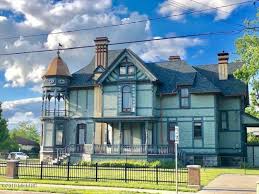 Percentage of residents living in poverty in 2019: 1885 Queen Anne Hastings Mi 349 900 Old House Dreams