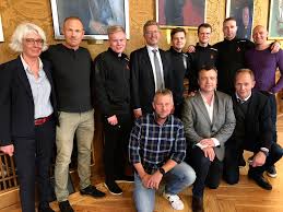 Deltag i faglige arrangementer og stå stærkere. Astralis Counter Strike On Twitter Performance Team And Lord Mayor Frankjensenkbh Clinical Dietician Maiken Beck Physical Coach And Physiotherapist Mikkel Hjuler Team Psychologist Lars Robl Team Doctor Nikolaj Rindom