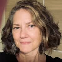 Liz Dickenson's Instagram, Twitter & Facebook