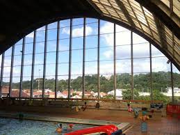 piscine galin bordeaux with view of hills of lormont