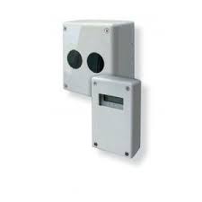 La confiable detección es un factor importante en el control de pérdidas por incendio, aunque detectores y alarmas no sustituyen a los rociadores automáticos u a otros. Detector De Humo Gbl040 80 100 Tecnocontrol Srl De Pared Profesional Industrial