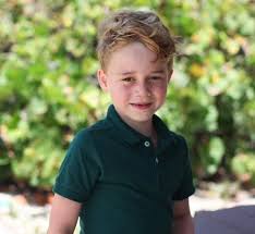 Copilul printului william si al ducesei catherine, al carui prenume nu este deocamdata cunoscut si care se va naste in cateva zile, va primi titlul catherine si printul william, nepotul reginei, al doilea in ordinea succesiunii la tronul marii britanii, au primit titlurile de ducesa, respectiv duce de cambridge. Arhive Printul George Totul Despre Mame