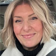 Personal post alert! An emotional and proud day as my husband and I took  the last step to becoming American citizens during our oath ceremony. While  I will always hold my British