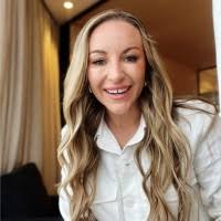 Renae Moss's Instagram, Twitter & Facebook