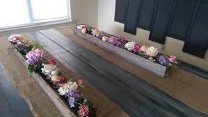 Hobby Lobby Spring Flower Garland Centerpiece In A Rustic Barnwood Planter Box On A Burlap Farmhouse Tabl Farmhouse Table Runners Planter Boxes Flower Garlands