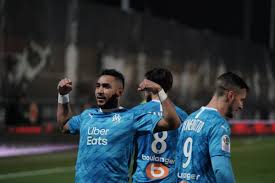 تشهد الجولة الـ38 الأخيرة من الدوري الإنجليزي الممتاز بكرة القدم غدا الأحد صراعا ثنائيا على لقب الهداف بين المصري محمد صلاح نجم ليفربول والإنجليزي هاري كين وتبدو حظوظ صلاح كبيرة لحصد لقب هداف الدوري الإنجليزي الممتاز للمرة الثالثة خلال مسيرته، بعد الأولى. Ø£ÙˆÙ„Ù…Ø¨ÙŠÙƒ Ù…Ø§Ø±Ø³ÙŠÙ„ÙŠØ§ ÙŠØªØºÙ„Ø¨ Ø¹Ù„Ù‰ Ø¢Ù†Ø¬ÙŠÙ‡ Ø¨Ù‡Ø¯ÙÙŠÙ† Ù†Ø¸ÙŠÙÙŠÙ† ÙÙŠ Ø§Ù„Ø¯ÙˆØ±ÙŠ Ø§Ù„ÙØ±Ù†Ø³ÙŠ Ù‡Ø§Ø´ØªØ§Ù‚Ø§Øª ØµØ­ÙŠÙØ© Ø¥Ù„ÙƒØªØ±ÙˆÙ†ÙŠØ© Ø´Ø§Ù…Ù„Ø© Ù…Ø³ØªÙ‚Ù„Ø©