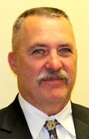 Dennis Bednarski's Instagram, Twitter & Facebook