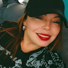 Una cachiporra que rompió el molde y nos dió algo diferente, único y  genuino. No siguió lo tradicional si no que innovo🥳👏👏 Y como ya es  costumbre cuando algo brilla tanto incomoda