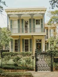 Adventurelust Photography Garden District House New Orleans House Garden Photograp In 2020 New Orleans Homes New Orleans Garden District New Orleans Architecture