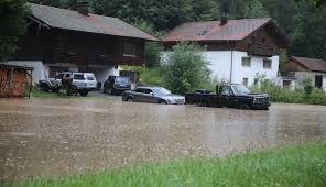 Maybe you would like to learn more about one of these? Hochwasser Landkreis Traunstein Feuerwehren Wegen Dauerregen Mehr Als 550 Mal Im Einsatz