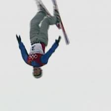 Questo tuffo è stato sostituito con il triplo salto mortale e mezzo avanti con un avvitamento che ha soprannominato firework e lo ha portato in gara per la prima volta a febbraio ai campionati britannici che si sono tenuti a plymouth. Valenta Esegue Uno Spettacolare Triplo Salto Mortale